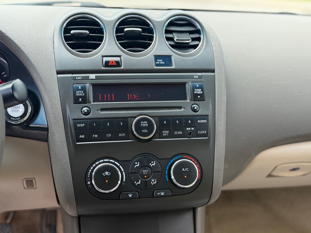 2010 Nissan Altima Image 18