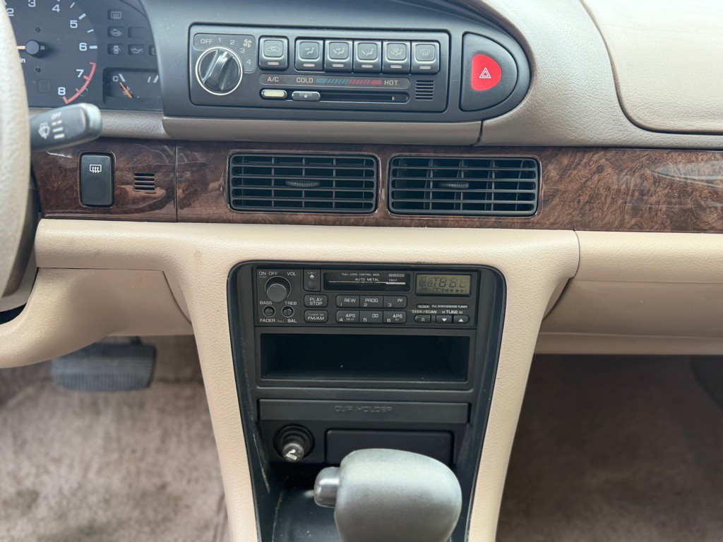 1995 Nissan Altima Image 11