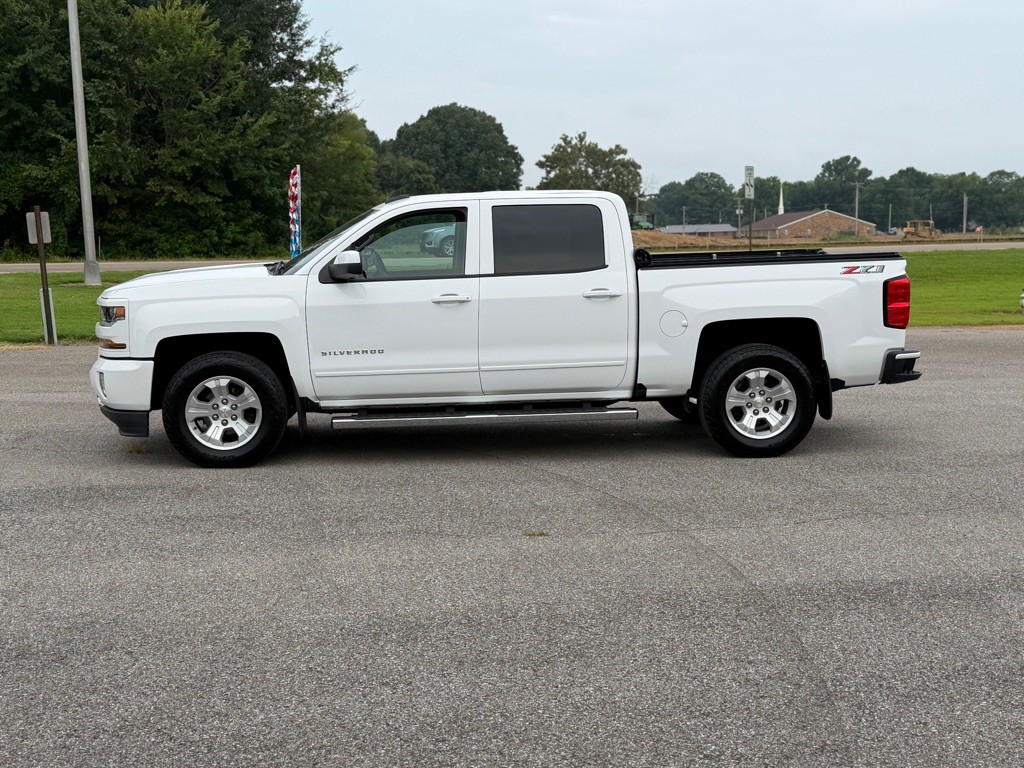 2018 Chevrolet Silverado 1500 Image 2