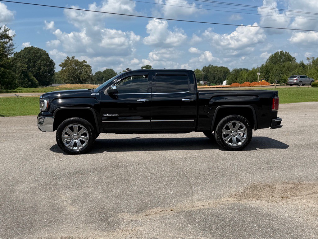 2018 GMC Sierra Image 2
