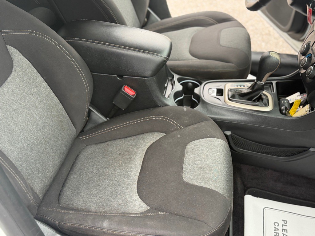 2017 Jeep Cherokee Image 19