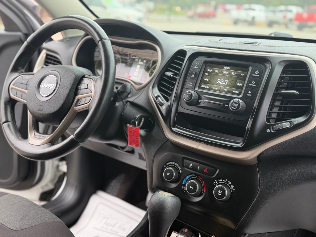 2017 Jeep Cherokee Image 20