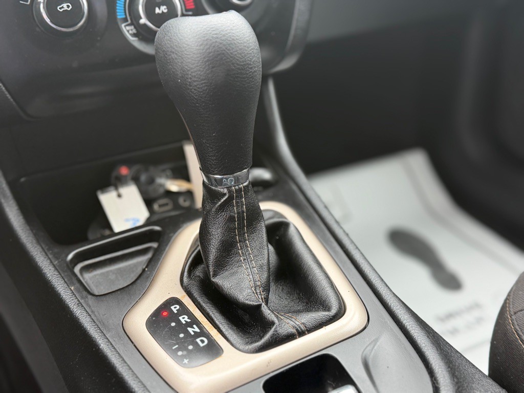 2017 Jeep Cherokee Image 24
