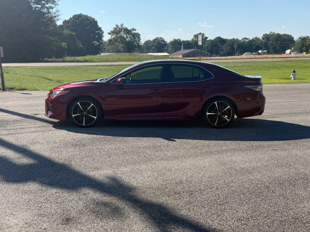 2018 Toyota Camry Image 1