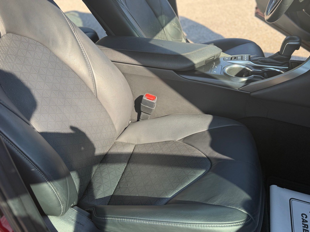 2018 Toyota Camry Image 17