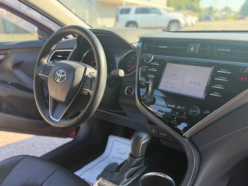 2018 Toyota Camry Image 18