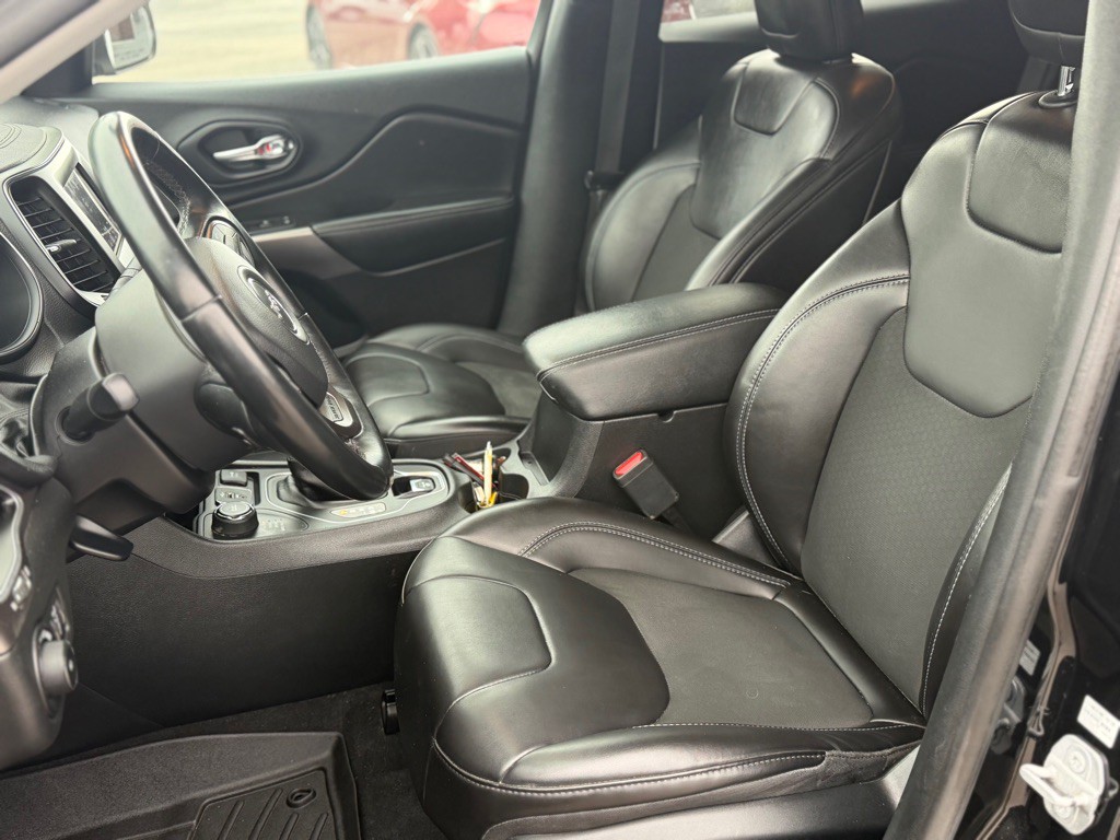 2019 Jeep Cherokee Image 9