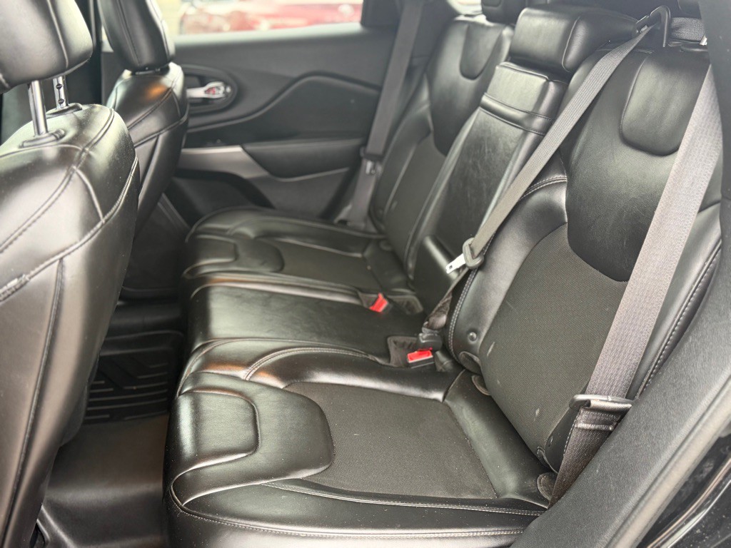 2019 Jeep Cherokee Image 12