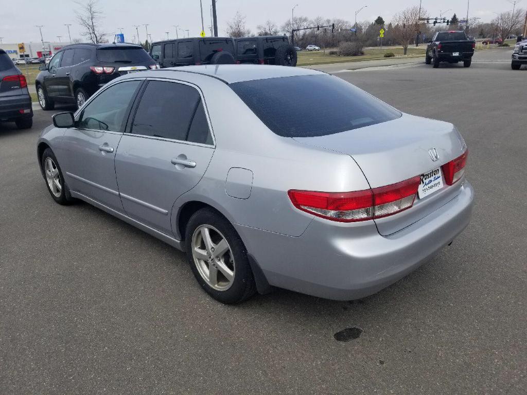 2004 Honda Accord Image 8