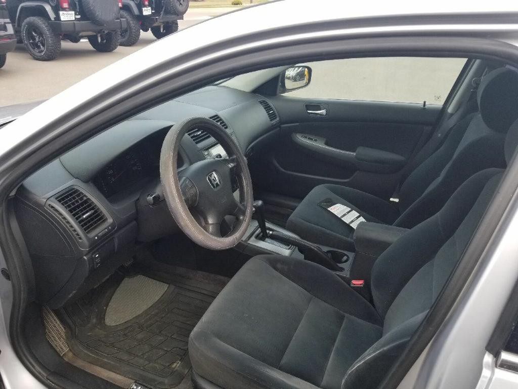 2004 Honda Accord Image 9