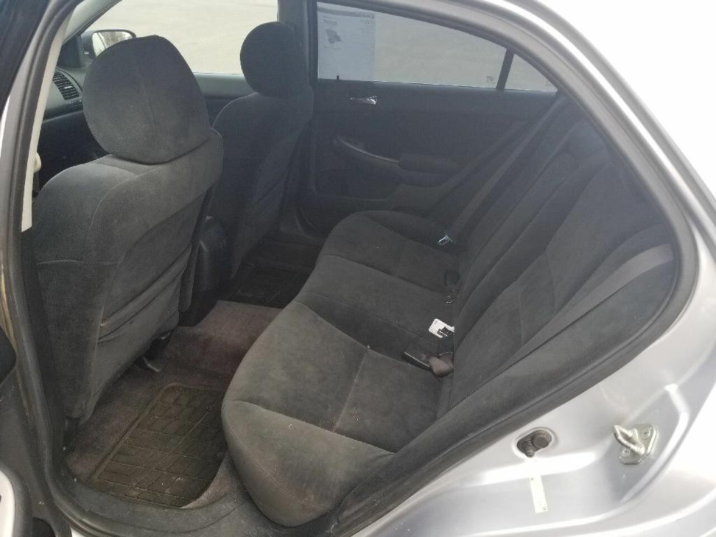 2004 Honda Accord Image 10