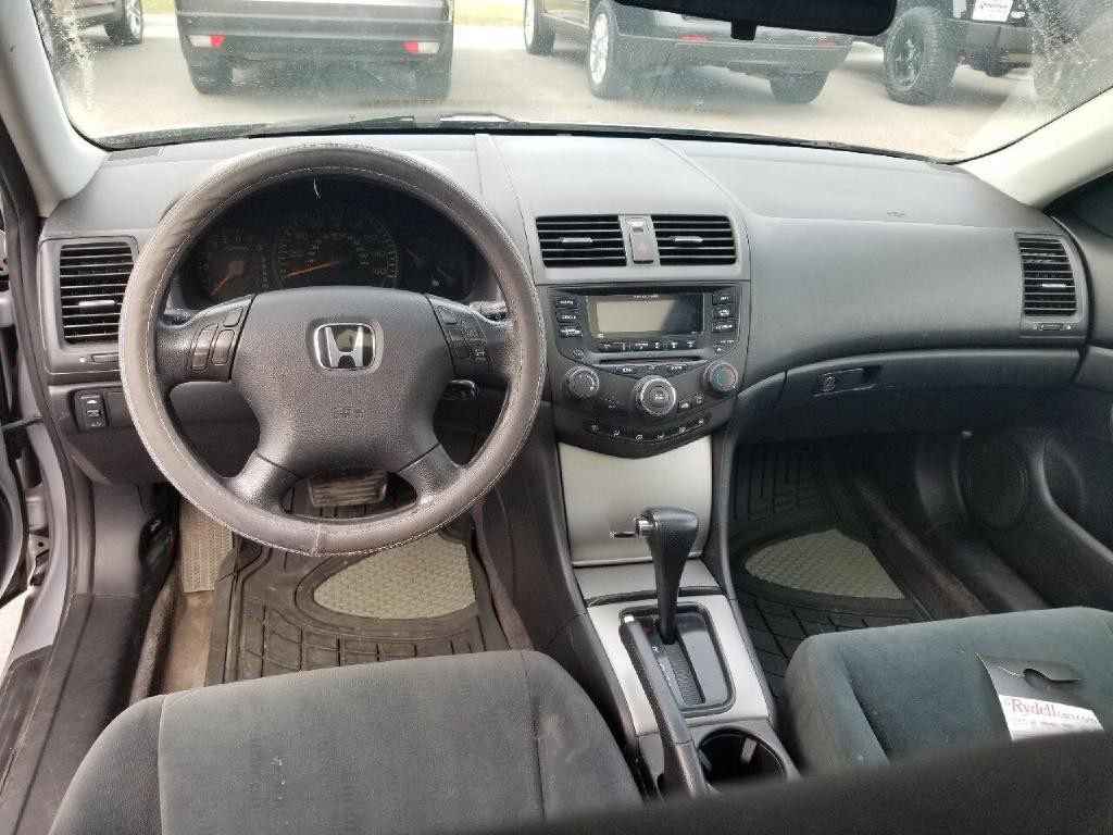 2004 Honda Accord Image 11