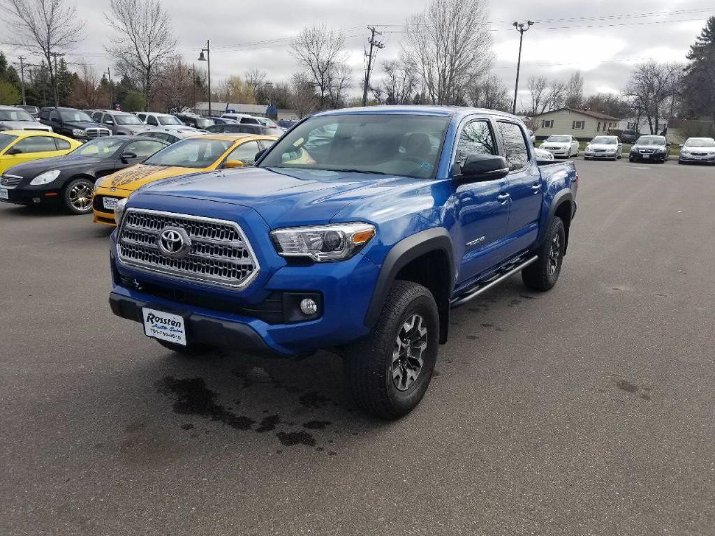 2017 Toyota Tacoma Image 2