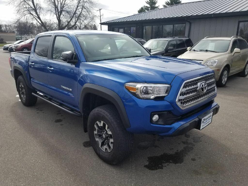 2017 Toyota Tacoma Image 4