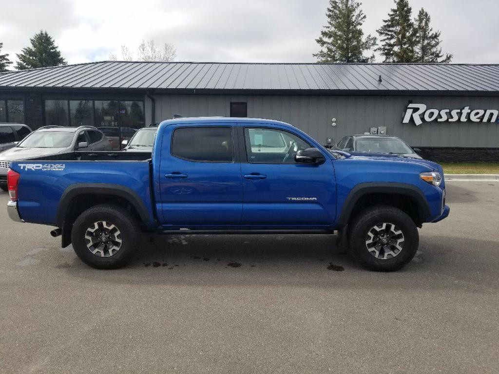 2017 Toyota Tacoma Image 5