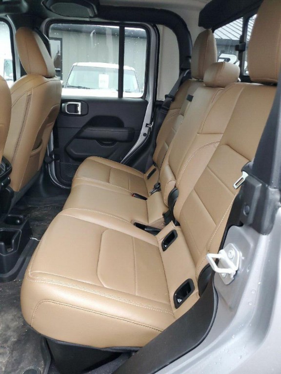 2020 Jeep Gladiator Image 13