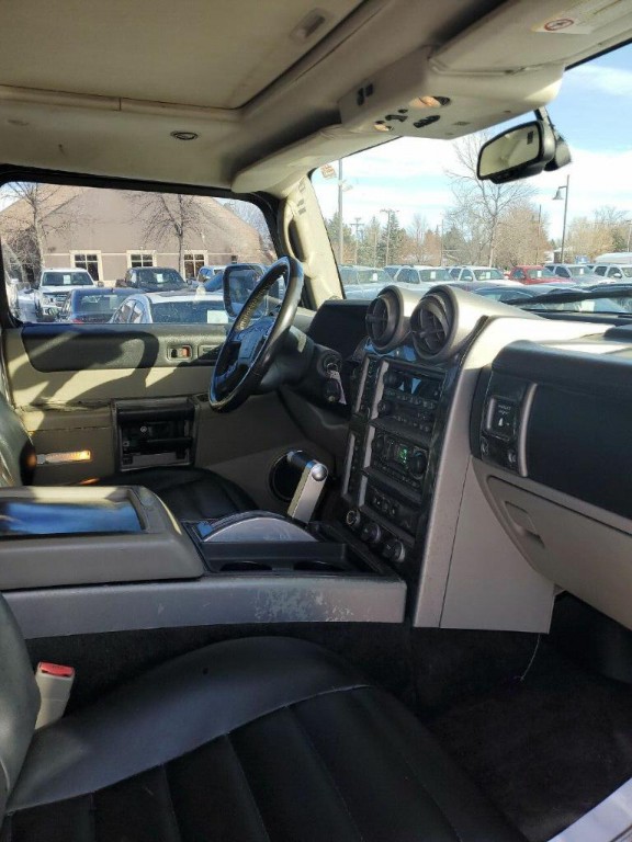 2003 HUMMER H2 Image 10