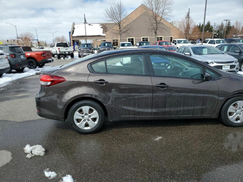 2017 Kia Forte Image 3