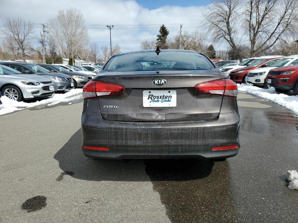 2017 Kia Forte Image 5