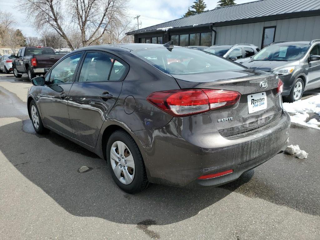 2017 Kia Forte Image 6