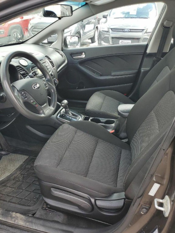 2017 Kia Forte Image 8