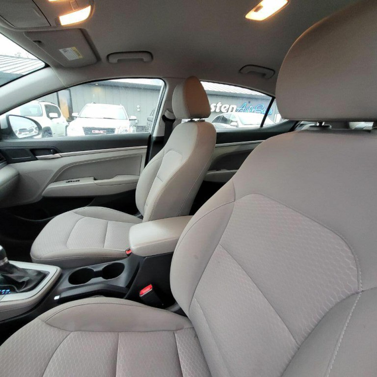 2020 Hyundai Elantra Image 10