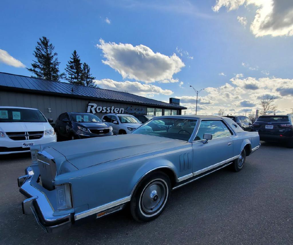 1977 Lincoln Continental Image 2