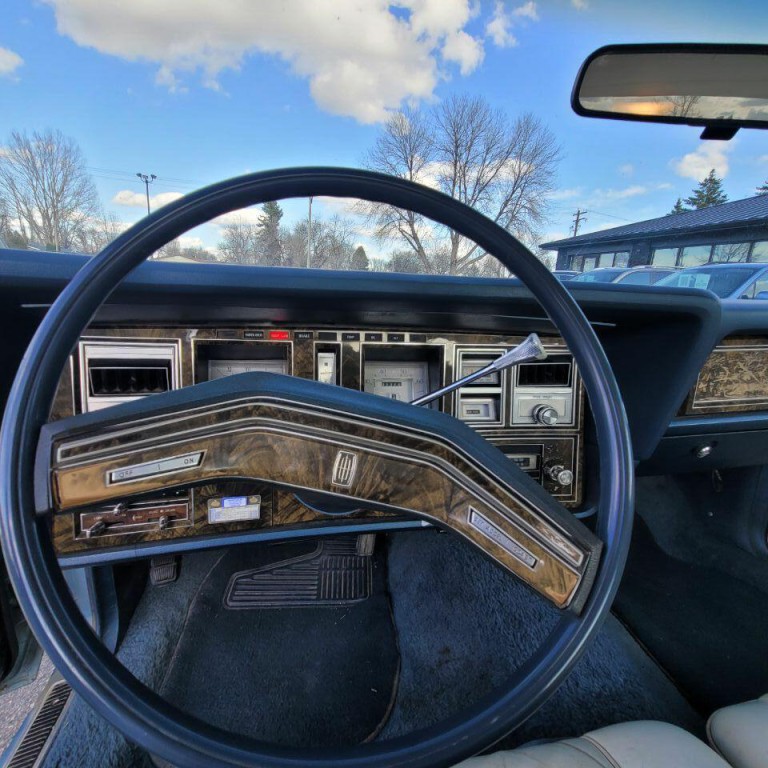 1977 Lincoln Continental Image 11
