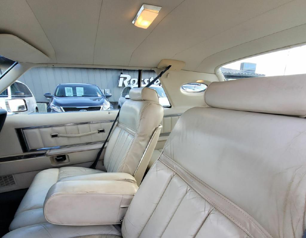 1977 Lincoln Continental Image 12