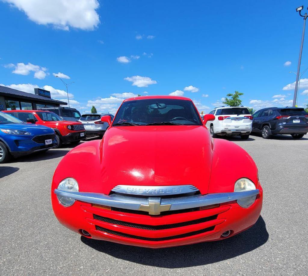 2004 Chevrolet SSR Image 3