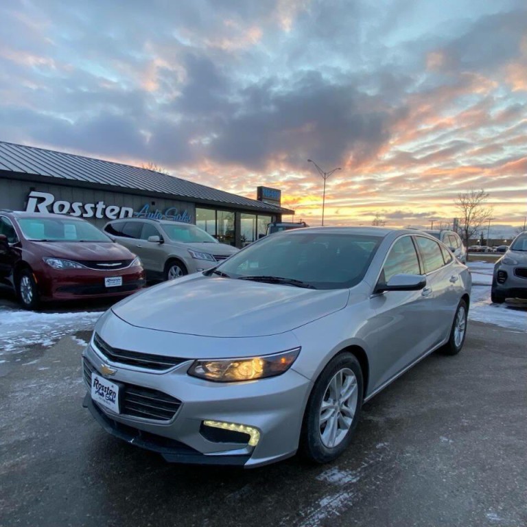 2016 Chevrolet Malibu Image 2