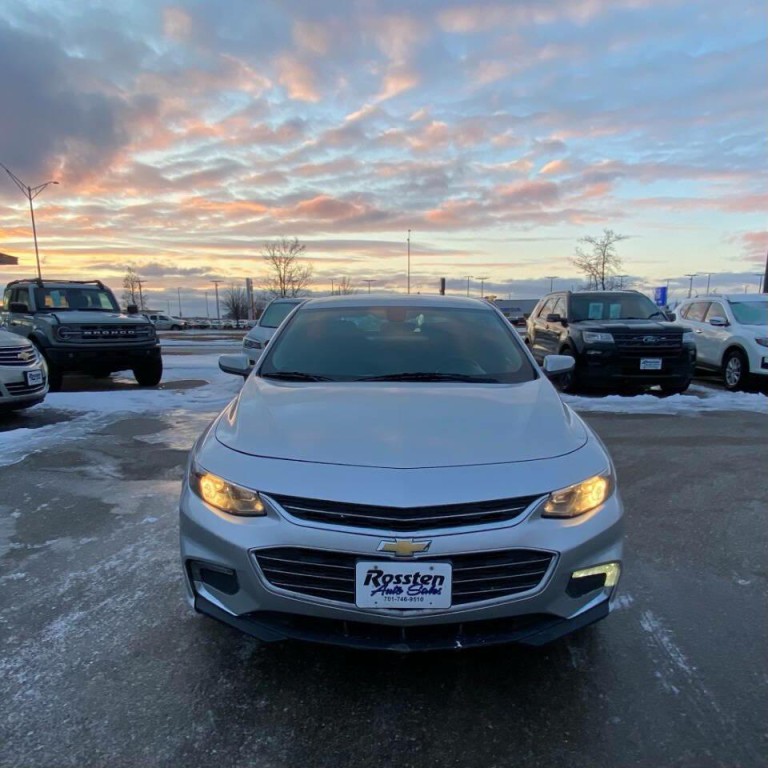 2016 Chevrolet Malibu Image 3