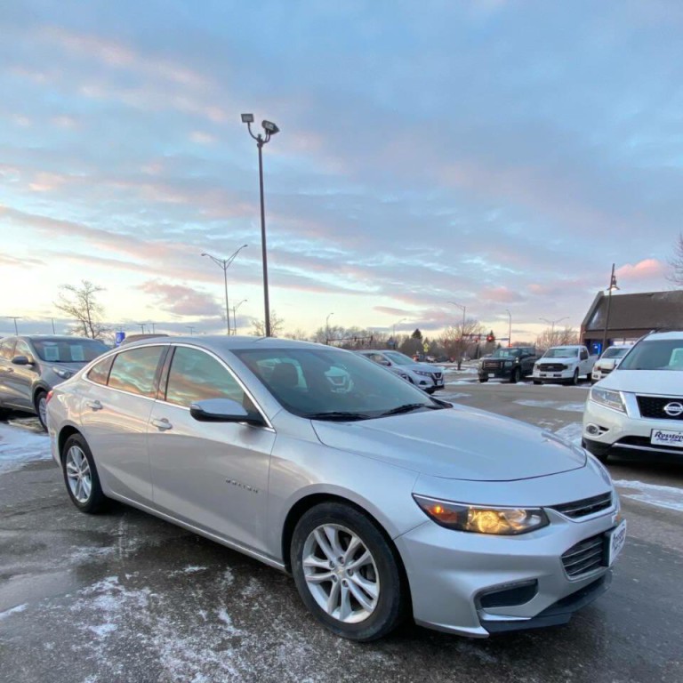 2016 Chevrolet Malibu Image 4