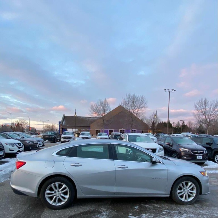 2016 Chevrolet Malibu Image 5