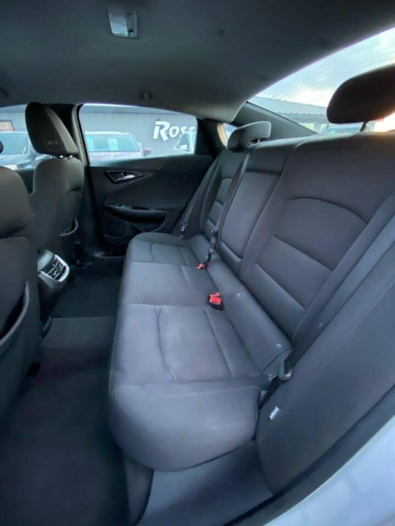 2016 Chevrolet Malibu Image 9