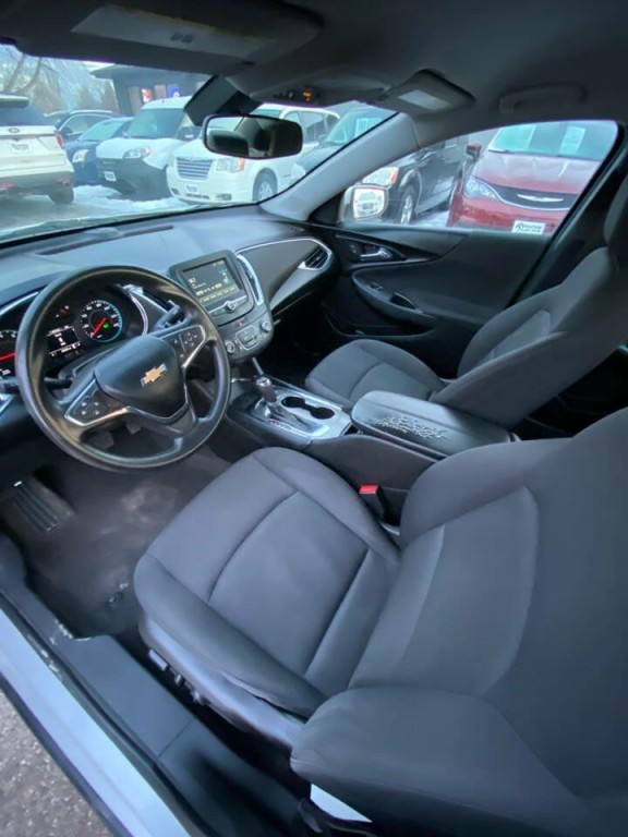 2016 Chevrolet Malibu Image 11
