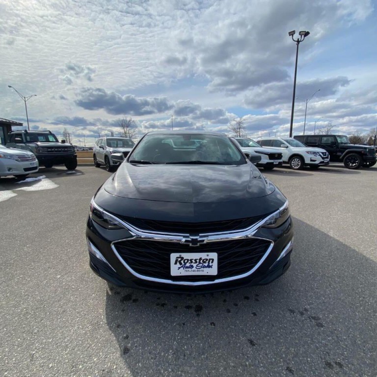 2022 Chevrolet Malibu Image 3