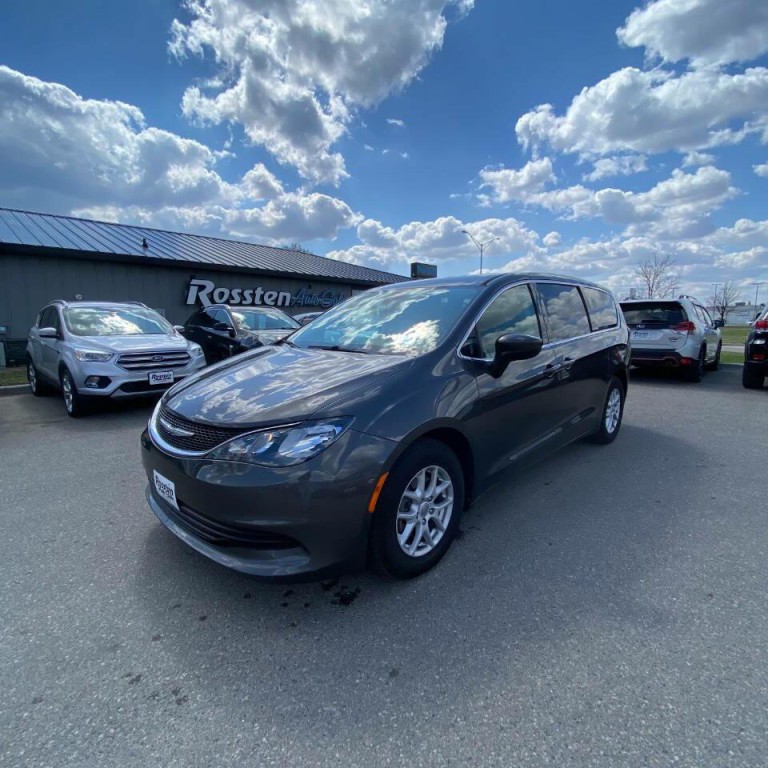 2017 Chrysler Pacifica Image 2