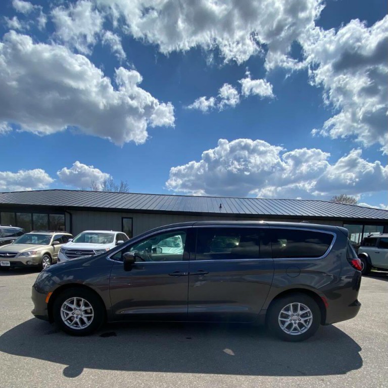2017 Chrysler Pacifica Image 10