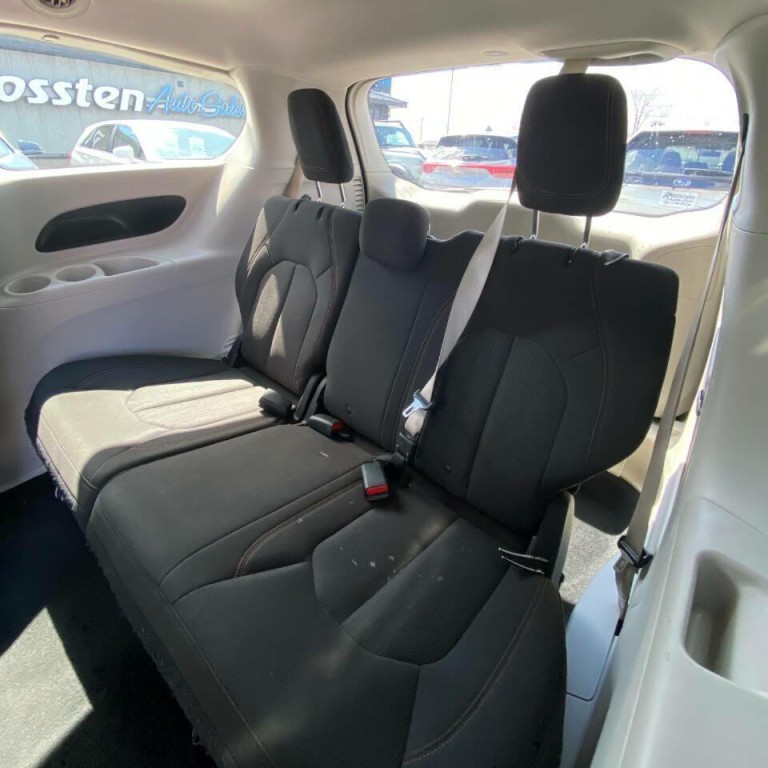 2017 Chrysler Pacifica Image 13