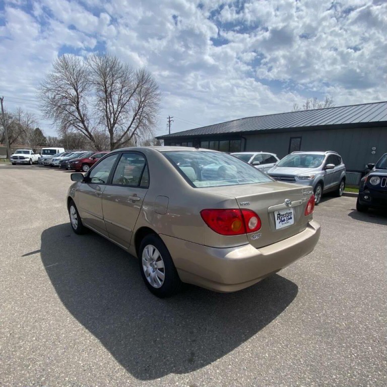 2004 Toyota Corolla Image 8