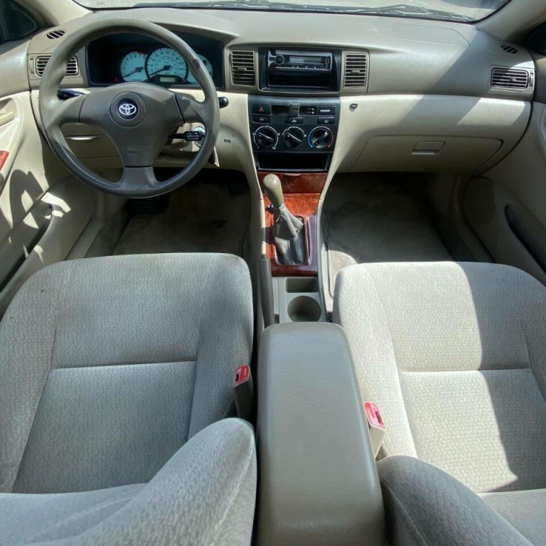 2004 Toyota Corolla Image 11