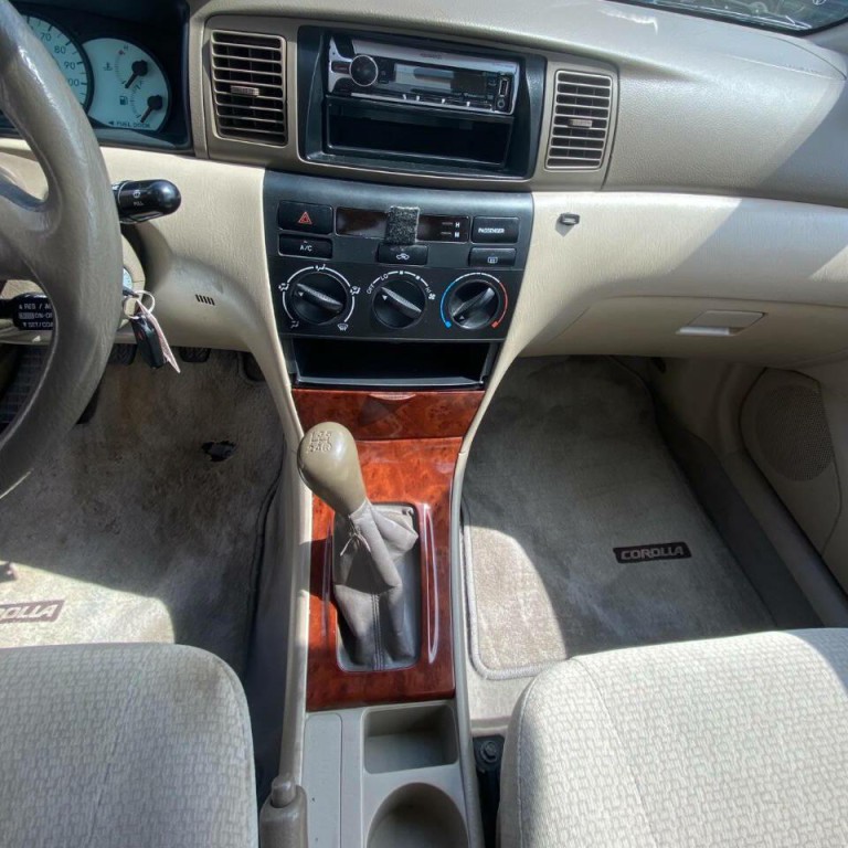 2004 Toyota Corolla Image 13