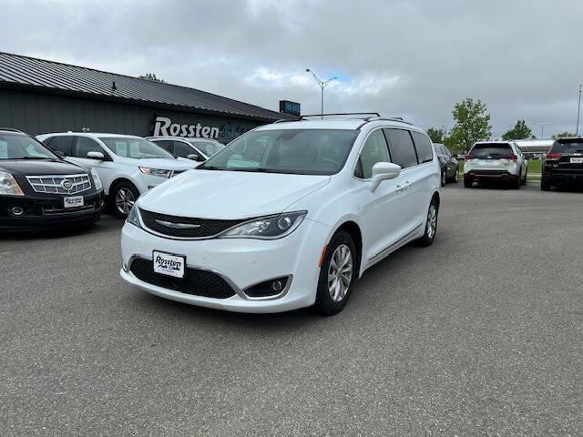 2018 Chrysler Pacifica Image 2