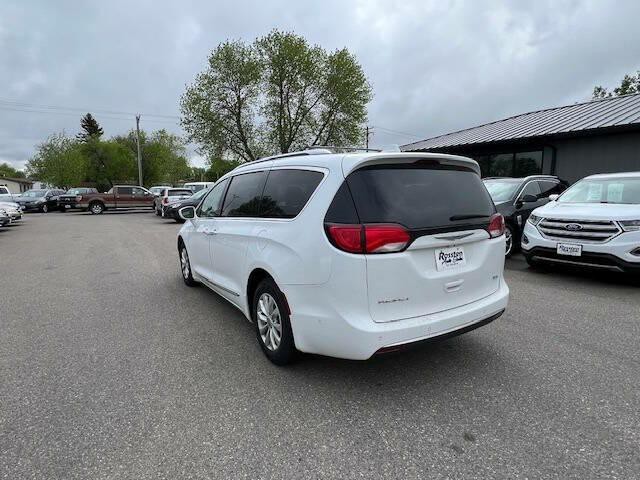 2018 Chrysler Pacifica Image 8