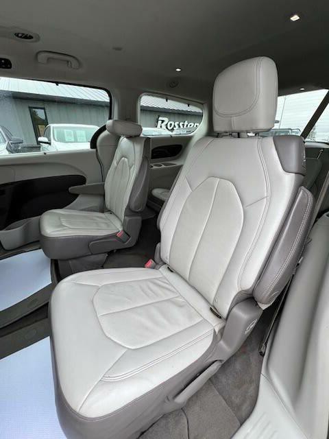 2018 Chrysler Pacifica Image 10