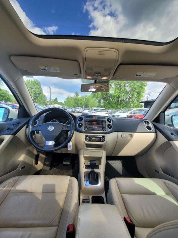 2010 Volkswagen Tiguan Image 9