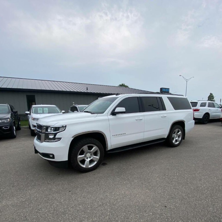 2015 Chevrolet Suburban Image 1