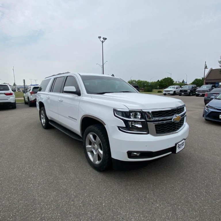 2015 Chevrolet Suburban Image 4
