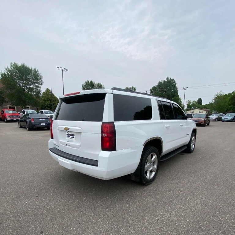 2015 Chevrolet Suburban Image 6